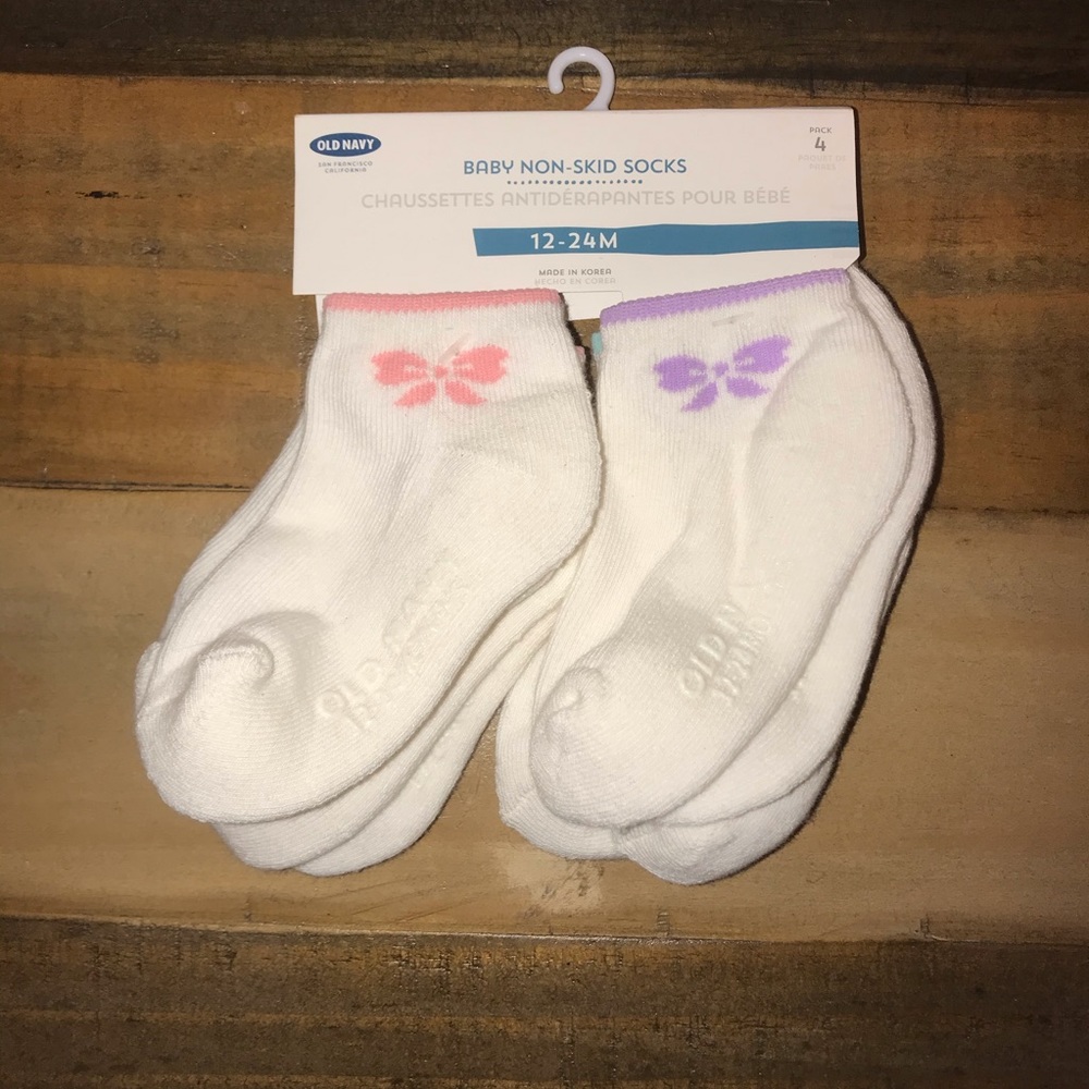 Old Navy Girls 4 Pairs Baby Non-Skid Socks 12-24 Months NWT